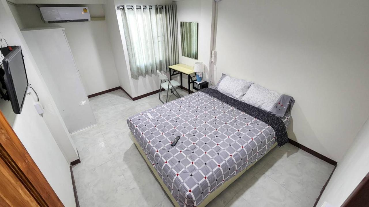 Apartment A4 Dindaeng Bangkok Exterior photo