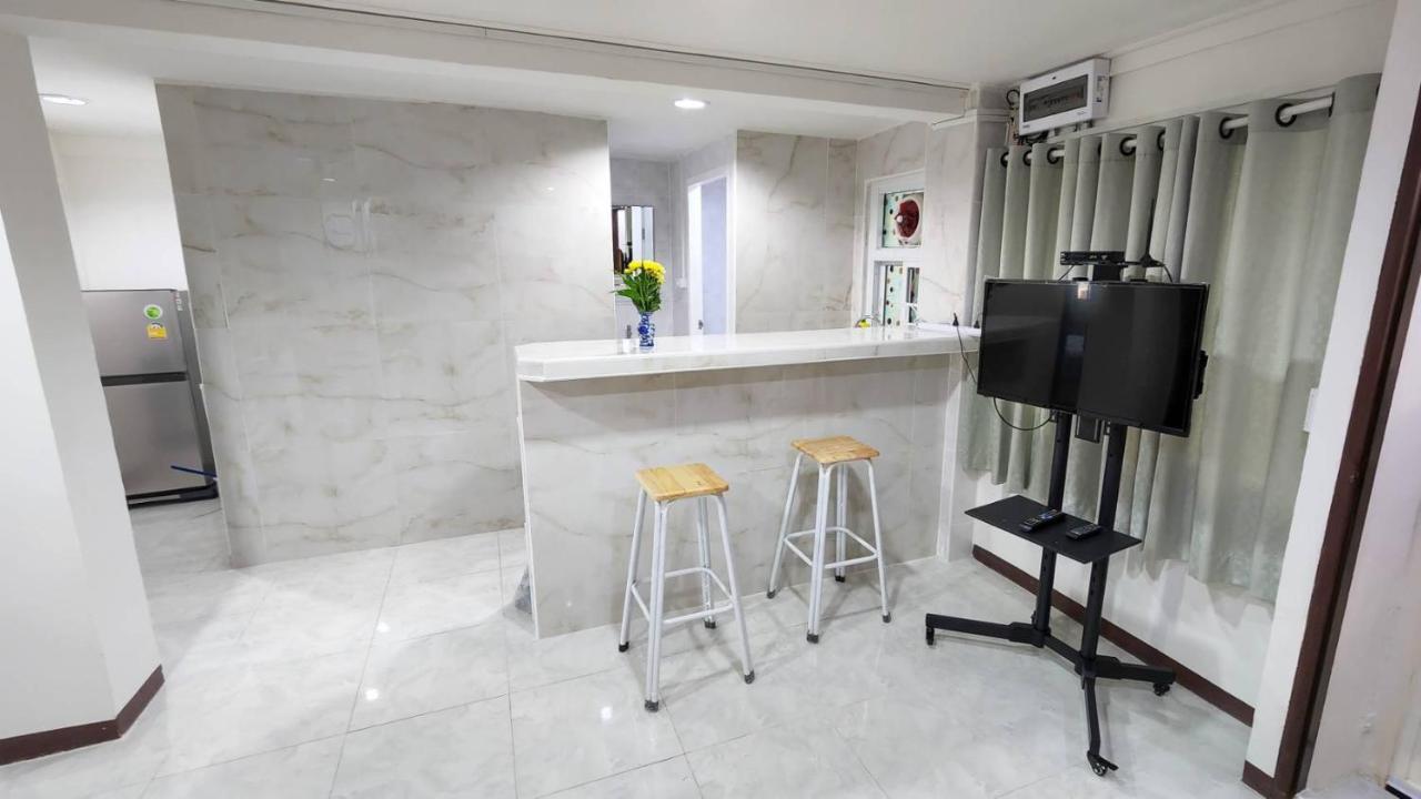Apartment A4 Dindaeng Bangkok Exterior photo