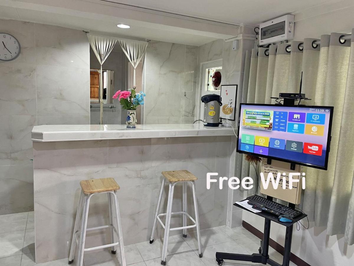 Apartment A4 Dindaeng Bangkok Exterior photo